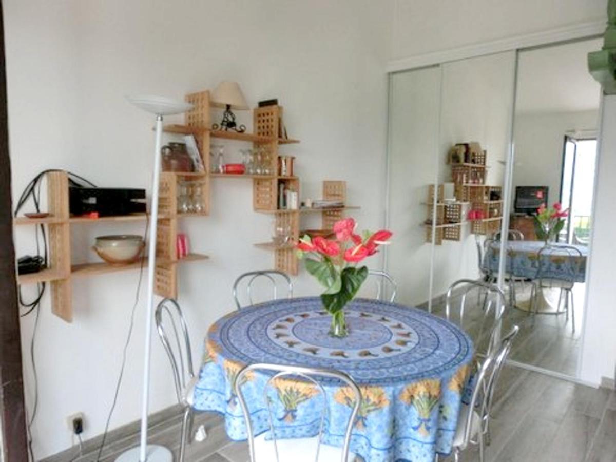 Studio A Theoule Sur Mer A 400 M De La Plage Avec Vue Sur La Mer Terrasse Amenagee Et Wifi Apartment Luaran gambar